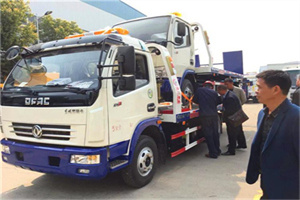 云霄汽车道路救援拖车价格